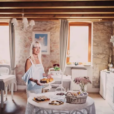 - Relais De Charme La Caminella