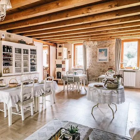 - Relais De Charme La Caminella Bed & Breakfast