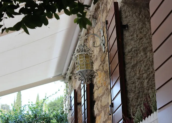- Relais De Charme La Caminella San Pietro in Cariano