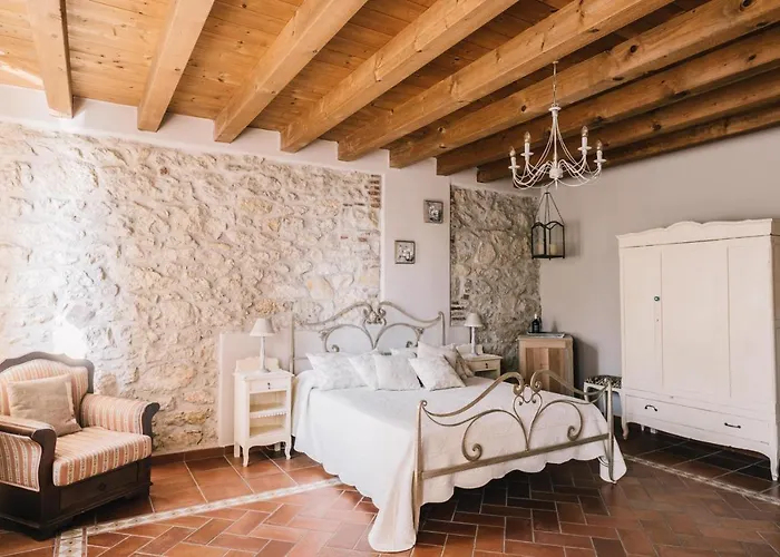 - Relais De Charme La Caminella Couette-café
