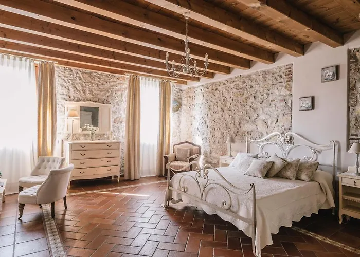 - Relais De Charme La Caminella Couette-café