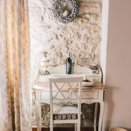 - Relais De Charme La Caminella *
