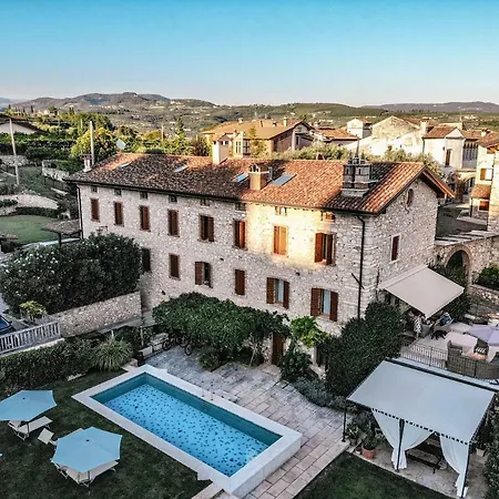 - Relais De Charme La Caminella